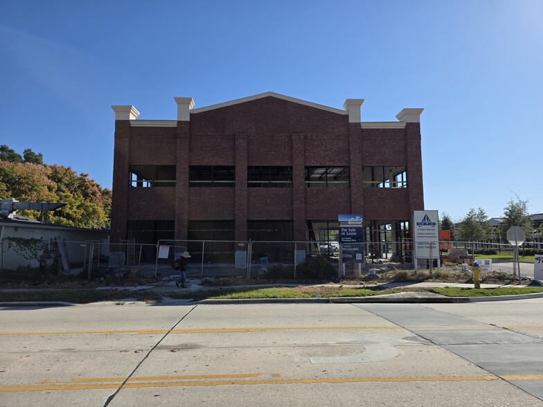 425 S Woodland Blvd, Deland, FL for sale - Building Photo - Image 2 of 13