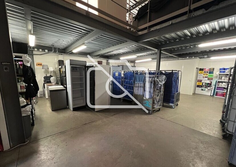Industrial in Morsang-sur-Orge for sale - Interior Photo - Image 3 of 6