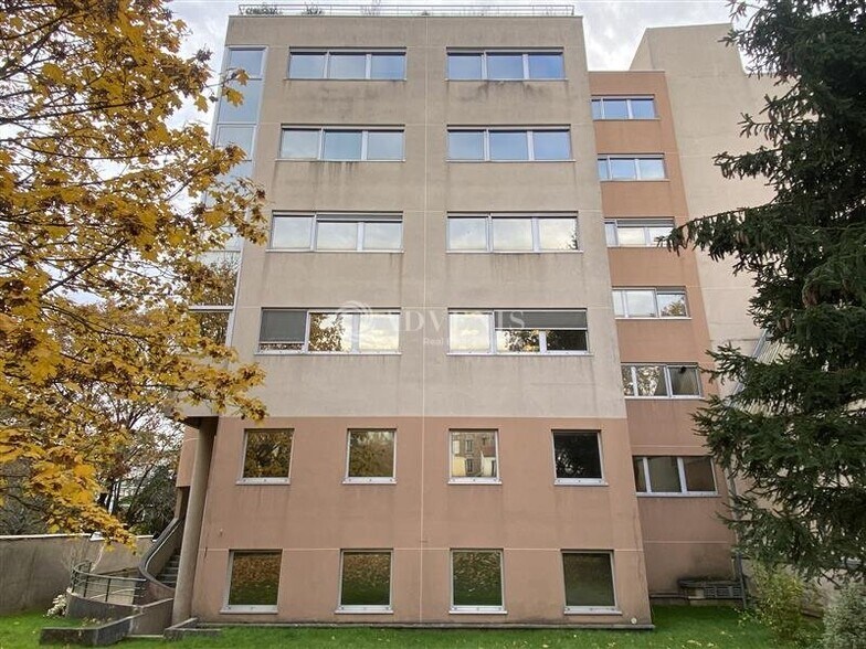 18 Avenue Carnot, Cachan à louer - Photo du bâtiment - Image 1 de 12