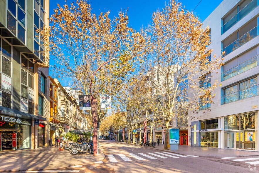 Carrer Rambla, 46, Sabadell, Barcelona à louer - Photo du bâtiment - Image 2 de 2