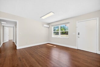 1142 Saint Johns Bluff Rd N, Jacksonville, FL for lease Interior Photo- Image 2 of 13