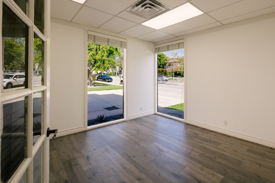 2505 Canada Blvd, Glendale, CA for sale - Building Photo - Image 3 of 101