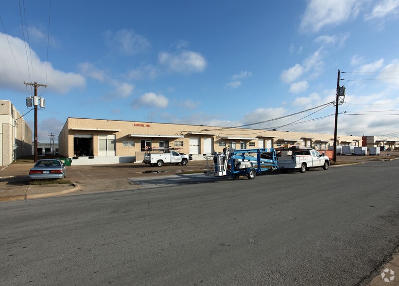 2837-2857 Anode Ln, Dallas, TX for lease - Building Photo - Image 1 of 2