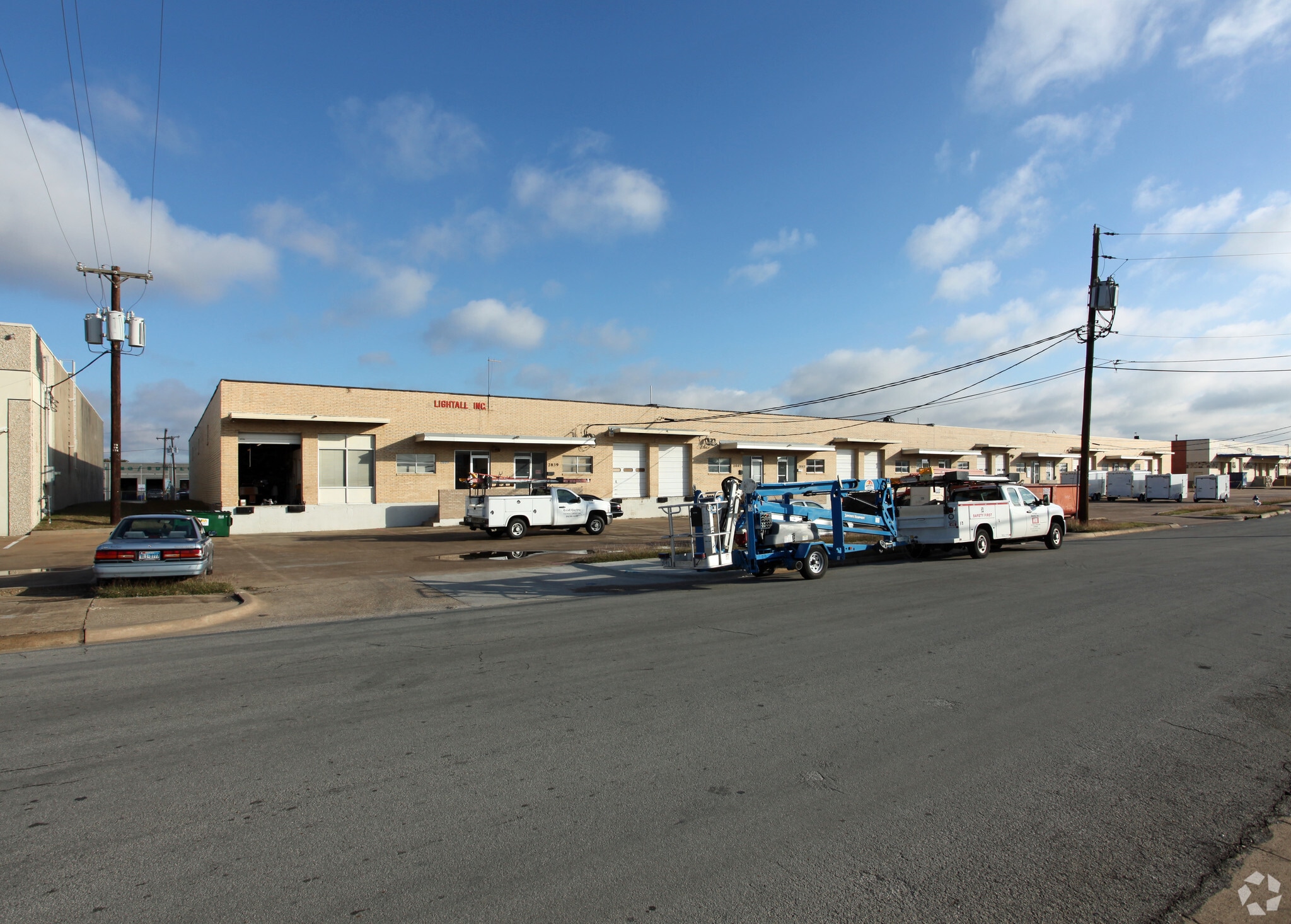 2837-2857 Anode Ln, Dallas, TX for lease Primary Photo- Image 1 of 3