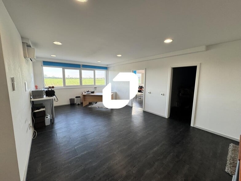 15 Rue Du Cordonnier, Entzheim for lease - Interior Photo - Image 2 of 7