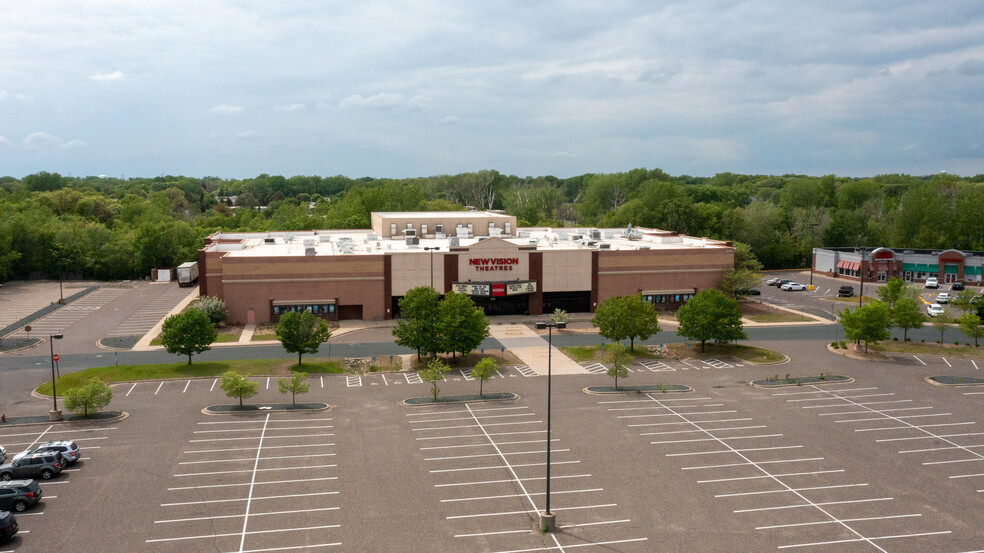 2430 Highway 10, Mounds View, MN à vendre - Photo du bâtiment - Image 1 de 1