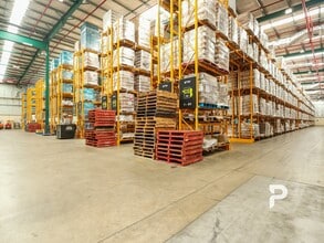 60 Holbeche Rd, ARNDELL PARK for lease Interior Photo- Image 2 of 7