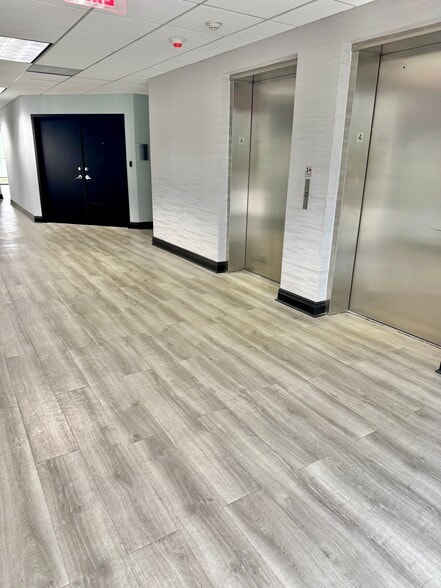 3511 W Commercial Blvd, Fort Lauderdale, FL for lease - Interior Photo - Image 3 of 14