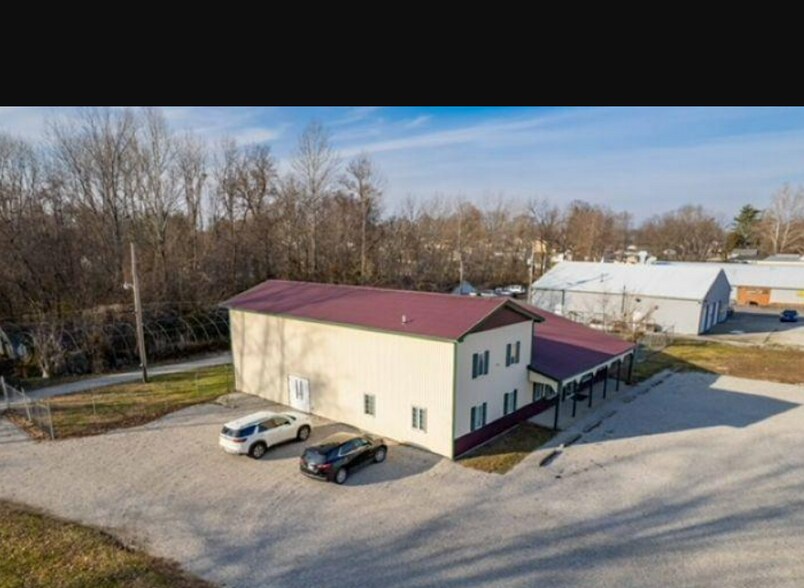 584-586 S Section St, Sullivan, IN à vendre - Photo du bâtiment - Image 2 de 8