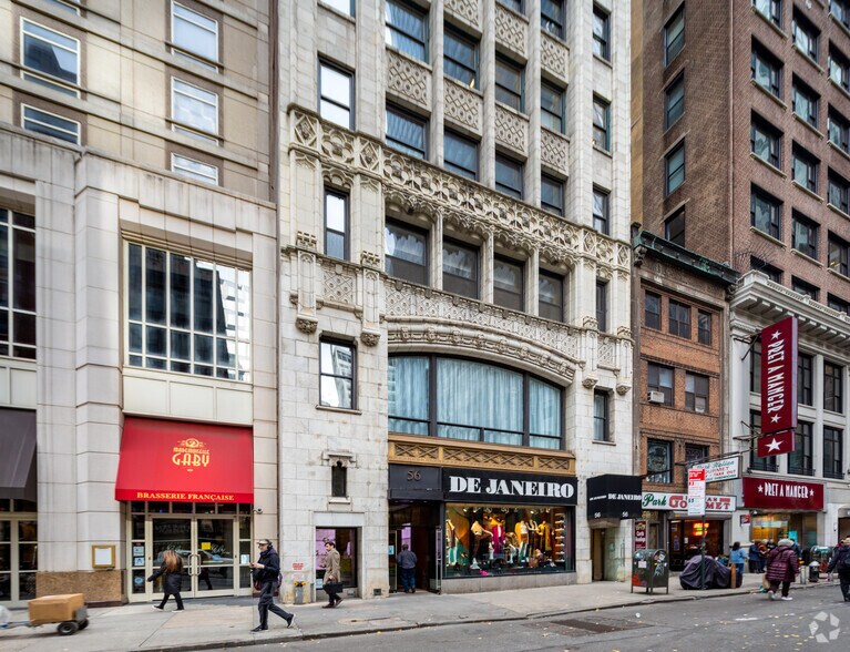 56 W 45th St, New York, NY à louer - Photo du bâtiment - Image 1 de 27