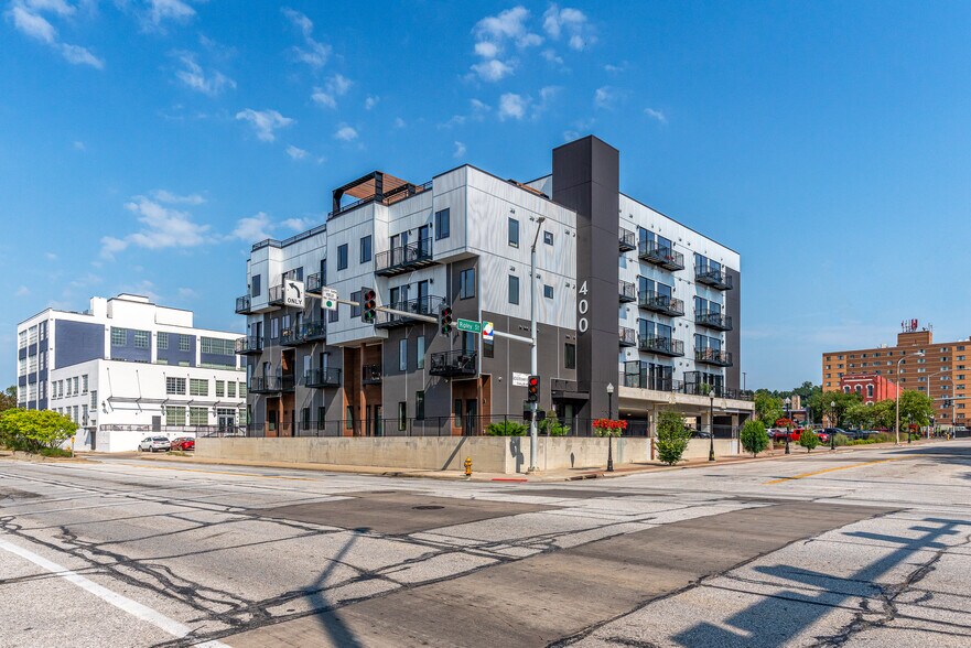 400 W River Dr, Davenport, IA for sale - Building Photo - Image 2 of 7