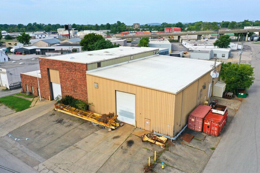 4504 Illinois Ave, Louisville, KY à vendre - Photo du bâtiment - Image 3 de 9