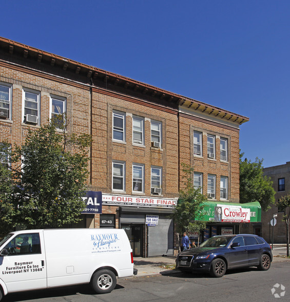 67-43 Myrtle Ave, Ridgewood, NY à vendre - Photo principale - Image 1 de 1