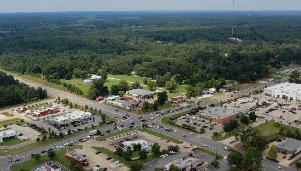4447 N Gloster St, Tupelo, MS à vendre - Vidéo sur l’inscription commerciale - Image 2 de 3