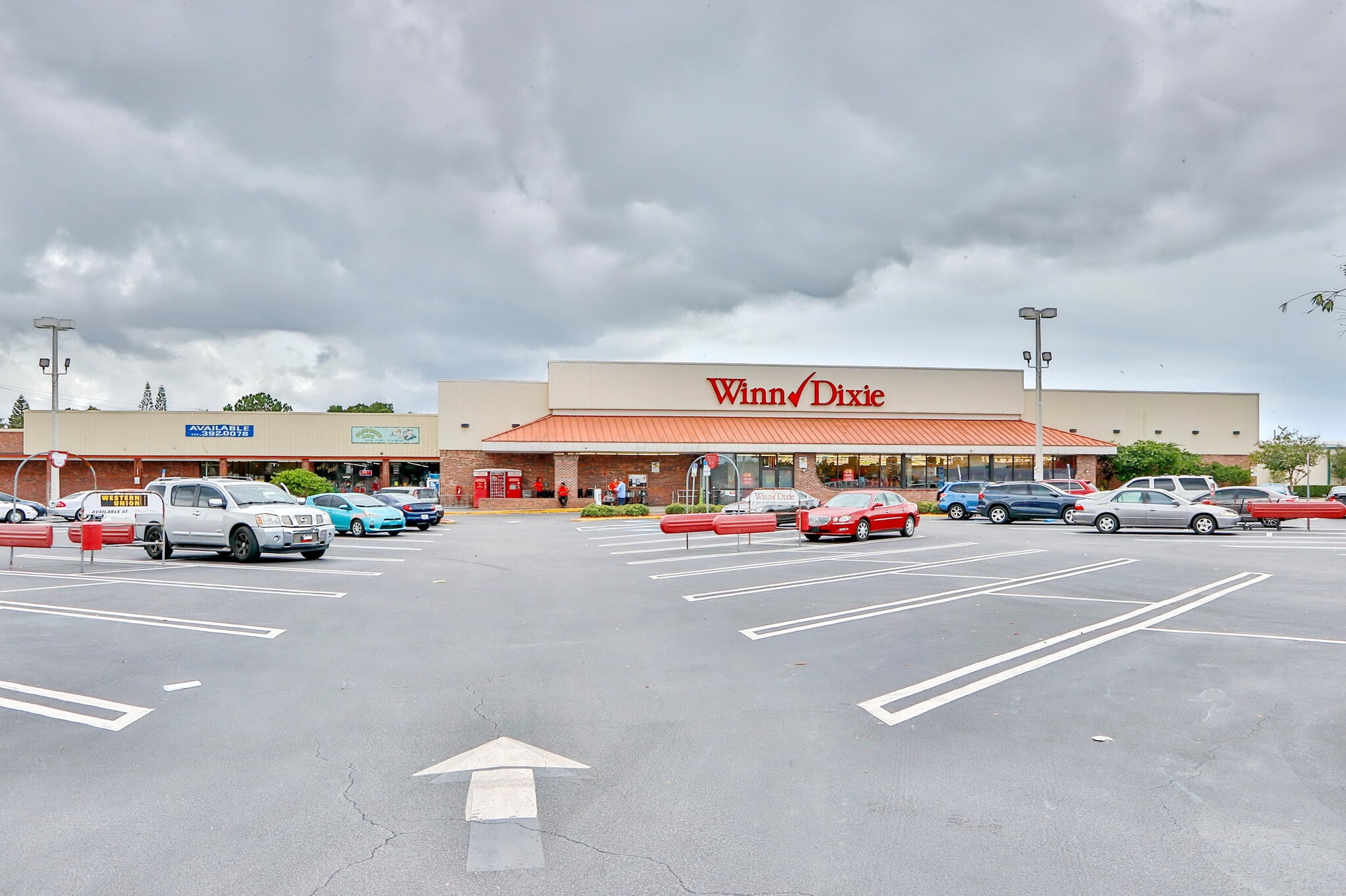 5802 54th Ave N, Kenneth City, FL for lease Primary Photo- Image 1 of 11