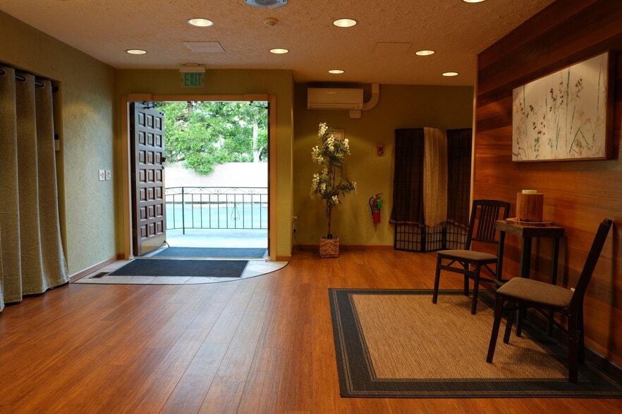 1345 W 16th Ave, Eugene, OR à vendre - Photo du bâtiment - Image 2 de 9