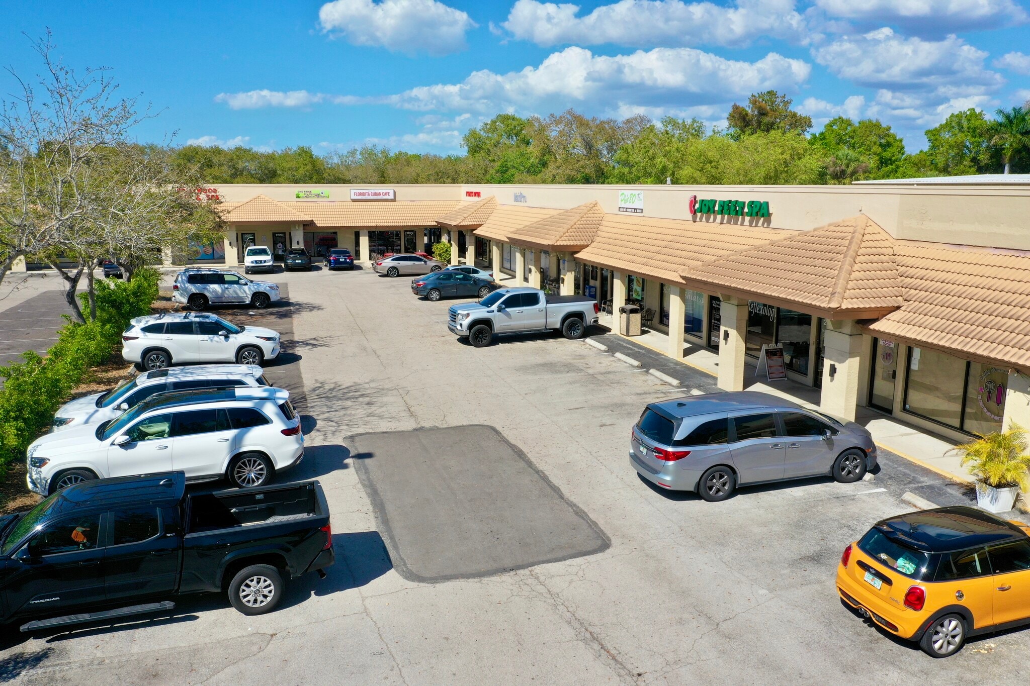 2055-2099 Pine Ridge Rd, Naples, FL for lease Primary Photo- Image 1 of 7