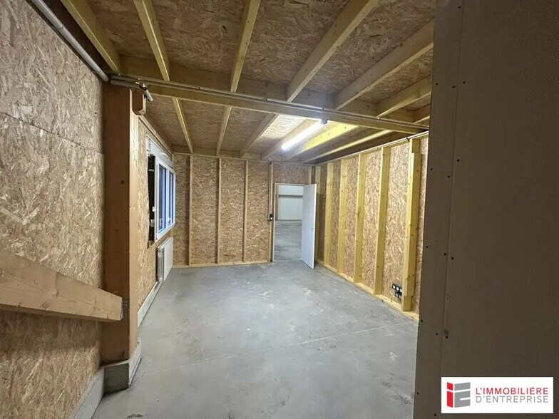 Flex in Pléchâtel for lease - Interior Photo - Image 2 of 4