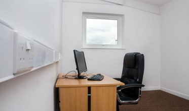 10 Babbage Rd, Totnes for lease Interior Photo- Image 1 of 5