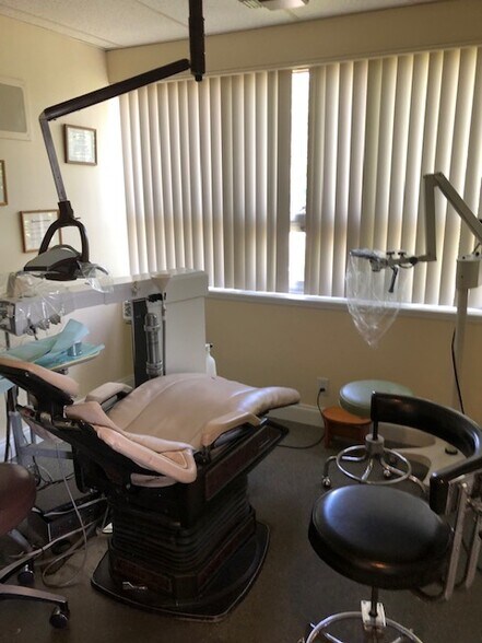 125 Strawberry Hill Ave, Stamford, CT à vendre - Photo intérieure - Image 3 de 4