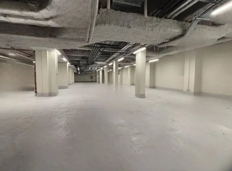 107 Ter Square Alban Satragne, Paris for lease Interior Photo- Image 1 of 4