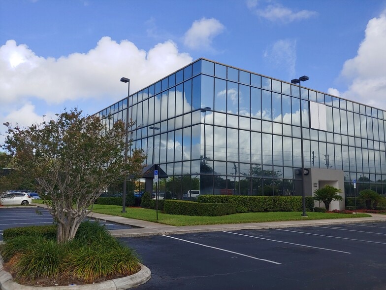 3353-3397 W Vine St, Kissimmee, FL for lease - Building Photo - Image 1 of 4