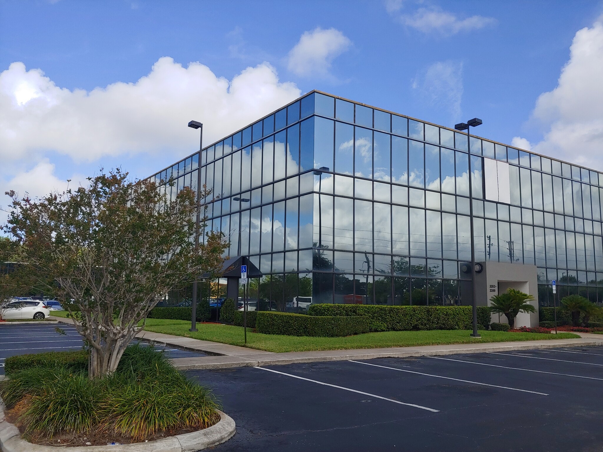 3353-3397 W Vine St, Kissimmee, FL for lease Primary Photo- Image 1 of 5