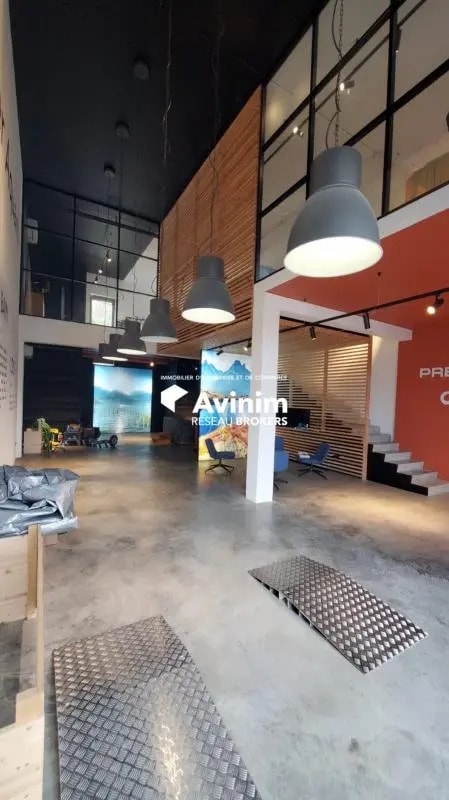 Retail in Poisy for sale Lobby- Image 1 of 6