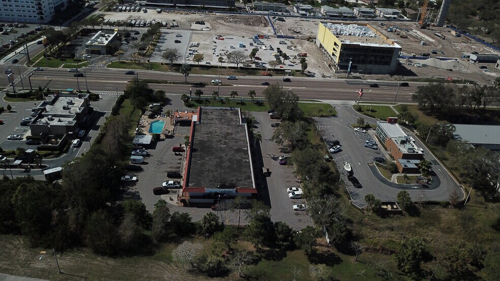 4400 34th St S, Saint Petersburg, FL à vendre - Photo du bâtiment - Image 3 de 23