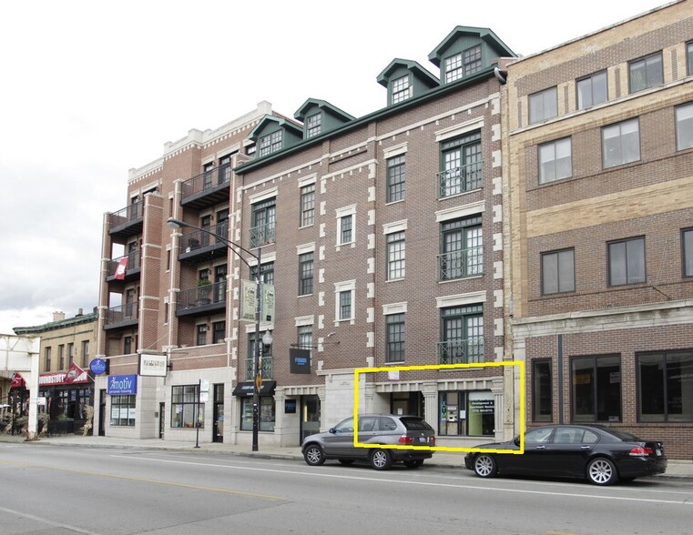 3349-3353 N Clark St, Chicago, IL for lease - Building Photo - Image 1 of 14