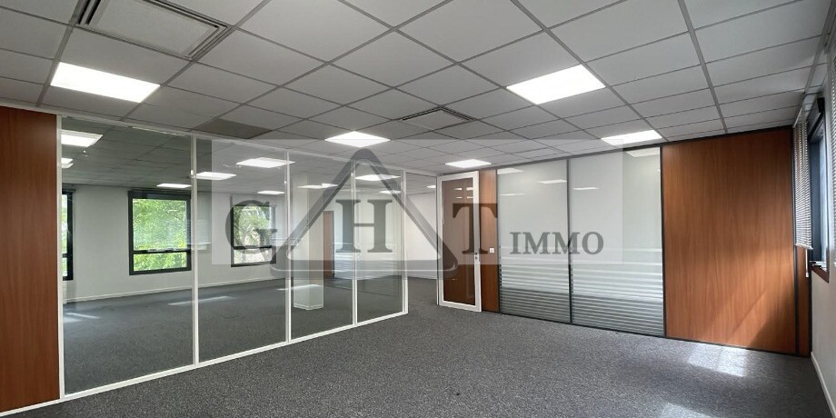 Office in Massy for lease - Building Photo - Image 2 of 3