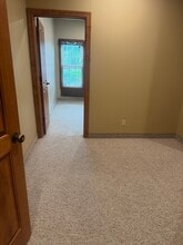 170 English Landing Dr, Parkville, MO for lease Interior Photo- Image 1 of 4