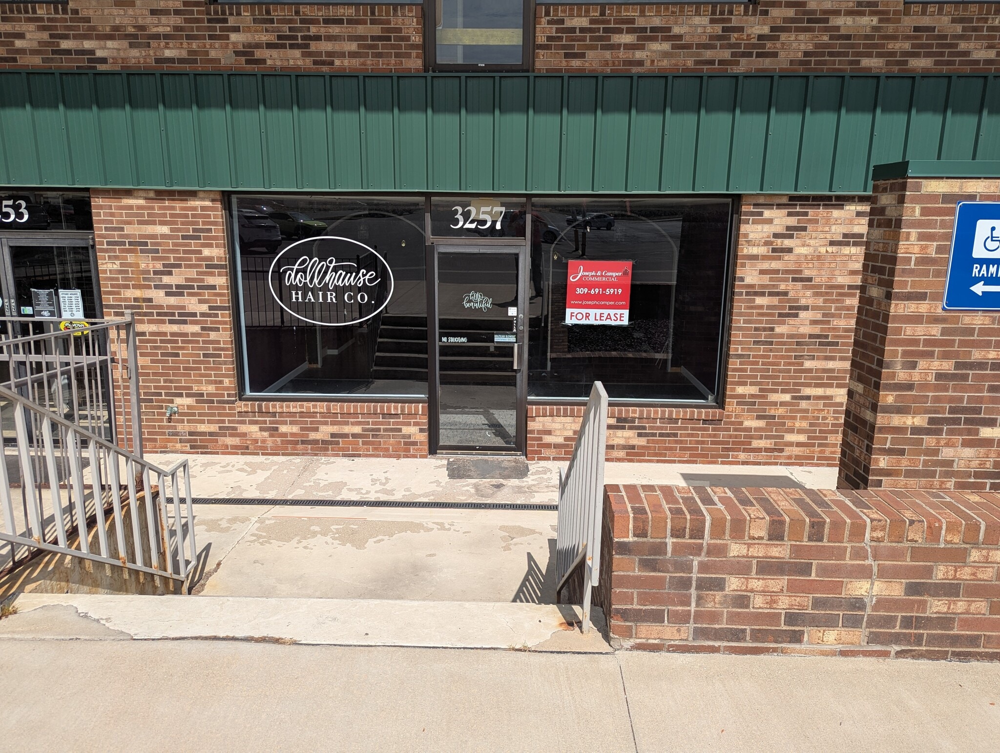 3245-3247 Court St, Pekin, IL à louer Photo intérieure- Image 1 de 6