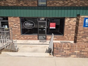 3245-3247 Court St, Pekin, IL à louer Photo intérieure- Image 1 de 6