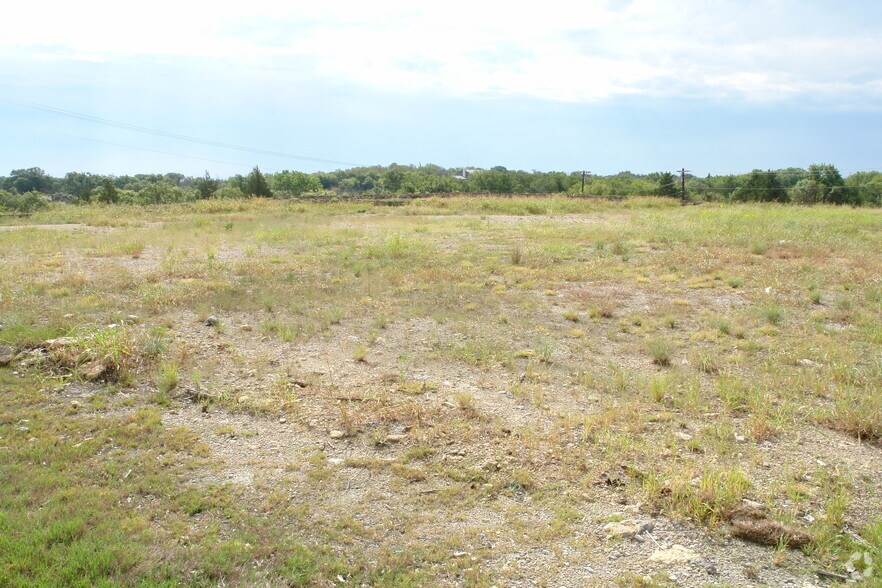 106 I-20, Weatherford, TX à louer - Photo du bâtiment - Image 3 de 3