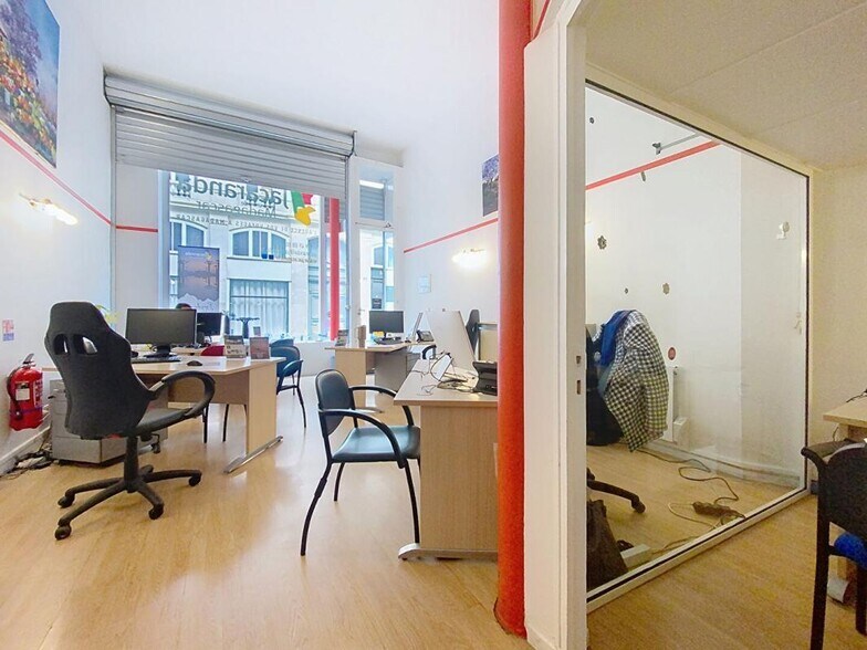 Office in Paris for sale - Building Photo - Image 1 of 3