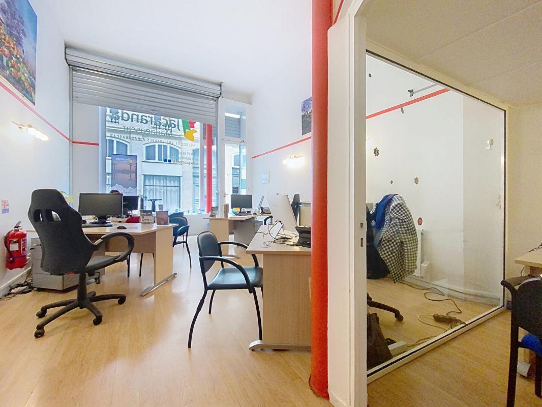 Office in Paris for sale Building Photo- Image 1 of 4