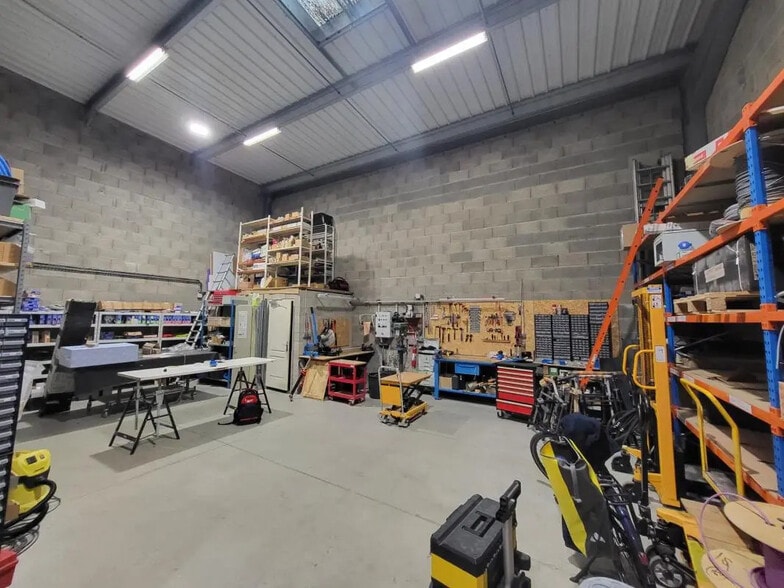 Flex dans Décines-Charpieu à louer - Photo intérieure - Image 2 de 5