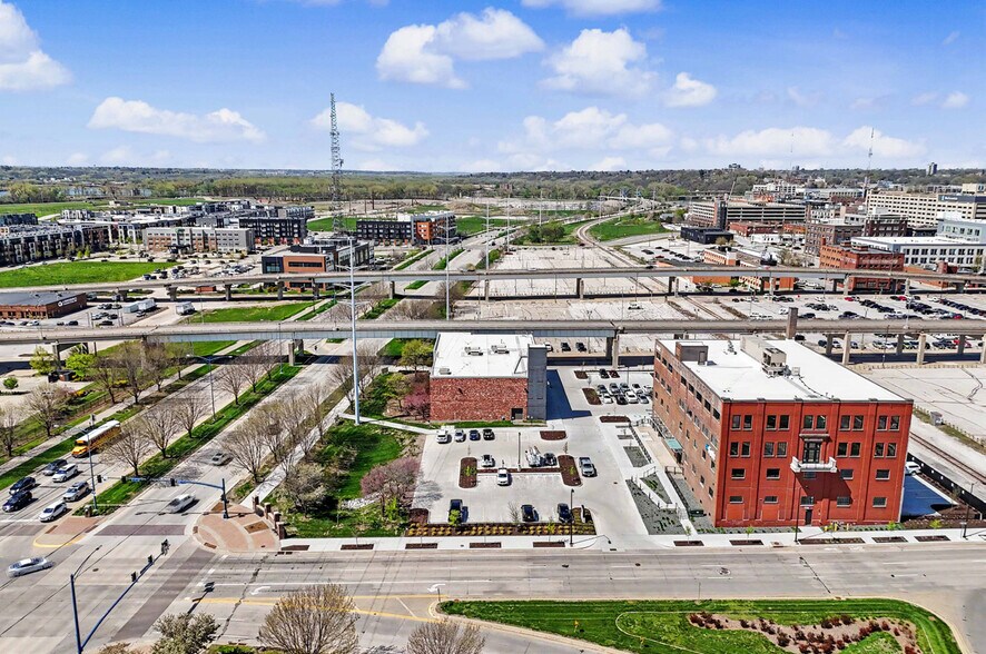 113 SW 8th St, Des Moines, IA à louer - Photo du bâtiment - Image 1 de 14