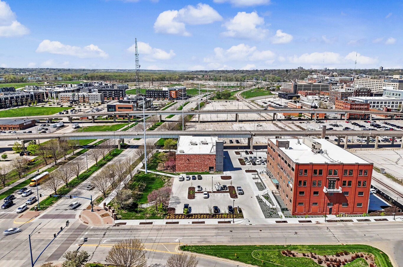 113 SW 8th St, Des Moines, IA à louer Photo du bâtiment- Image 1 de 15