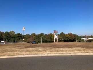 More details for 130 N Lee St, Forsyth, GA - Land for Lease