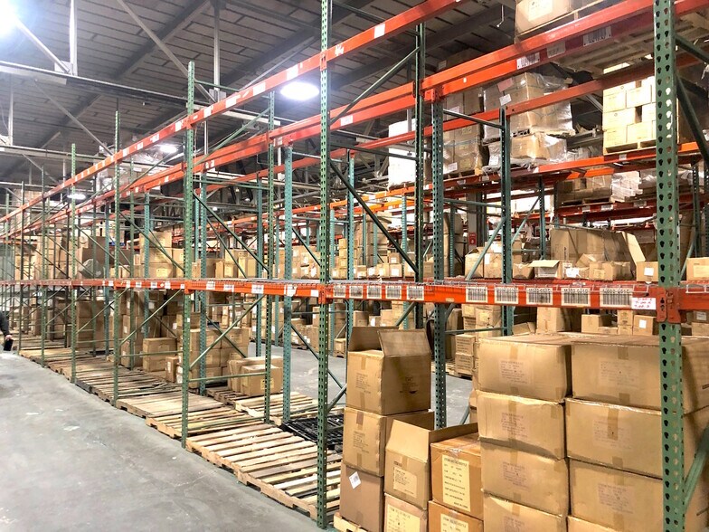 63 Railroad Ave, Wallkill, NY à vendre - Photo du bâtiment - Image 2 de 32