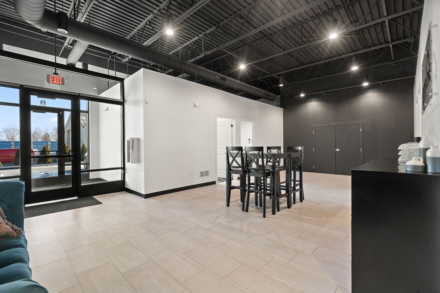1120 Lincoln Hwy, Schererville, IN for lease - Interior Photo - Image 3 of 18