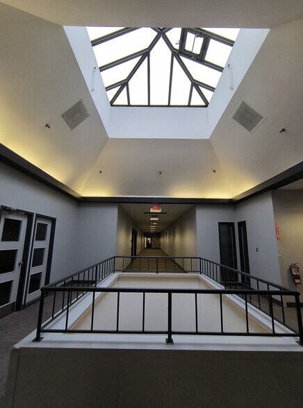 400 Main St, Saint John, NB à louer - Photo intérieure - Image 3 de 7