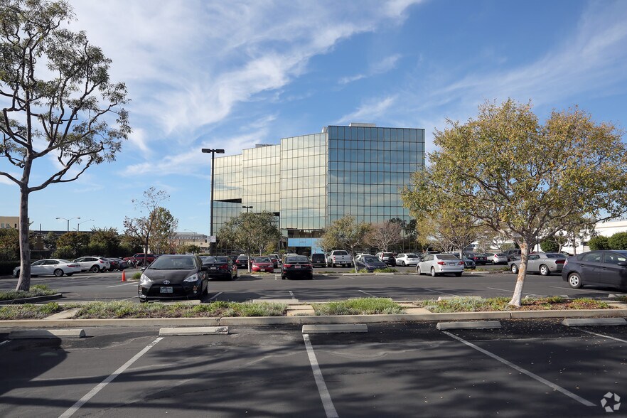2401 E El Segundo Blvd, El Segundo, CA à louer - Photo du bâtiment - Image 3 de 8