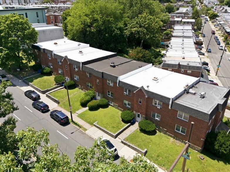 Henry Ave 12 unit portfolio of 1 properties for sale on LoopNet.ca - Building Photo - Image 1 of 8
