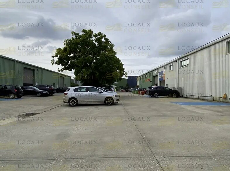 Industrial in Magny-en-Vexin for lease - Building Photo - Image 3 of 4