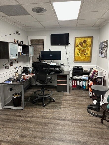 1072 Laskin Rd, Virginia Beach, VA à vendre - Photo intérieure - Image 2 de 7