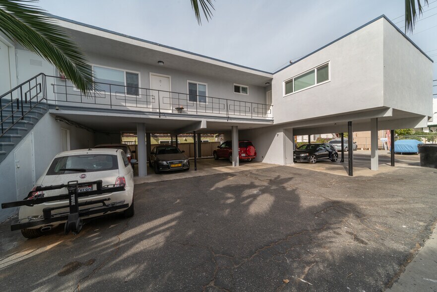 1323 11th St, Santa Monica, CA à vendre - Photo du bâtiment - Image 3 de 17