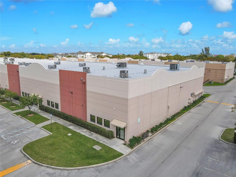 SW 12th Ave, Dania Beach, FL for sale - Building Photo - Image 3 of 9